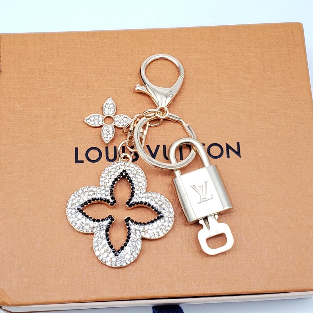 LV Authentic Gold Padlock 🔒 Key Set w/ Box & Unbranded Clover Keychain Charm